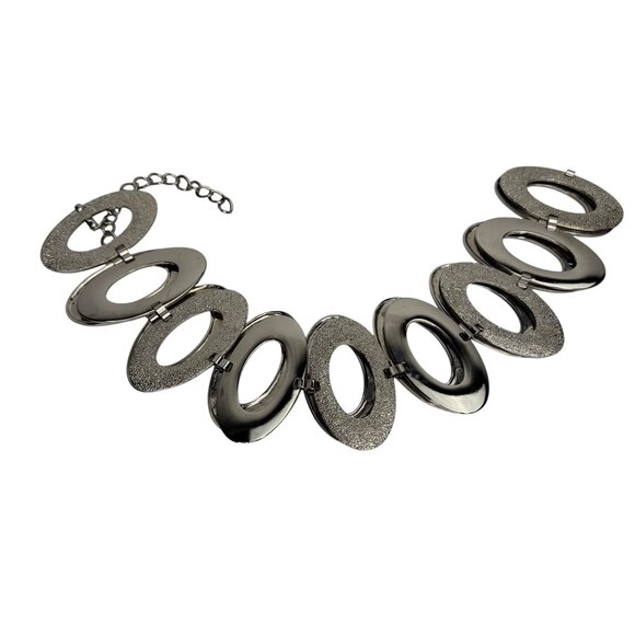 Vintage 1980s Silver-Tone Oval Link Statement Belt With Textured & Smooth Finish - Picture 1 of 6